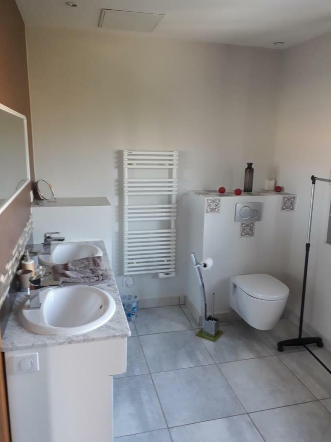 Guest House Domaine Des Grouilleres Saint-Clair-du-Rhone Ngoại thất bức ảnh