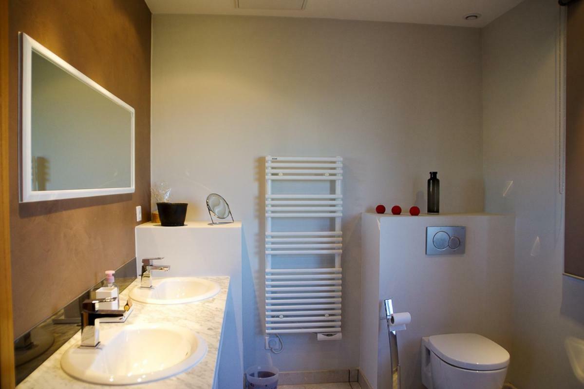 Guest House Domaine Des Grouilleres Saint-Clair-du-Rhone Ngoại thất bức ảnh